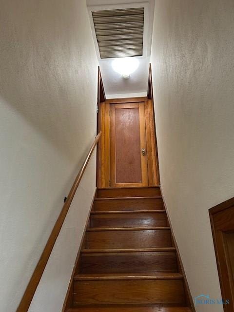 163 E Hull St, Edgerton, OH 43517 - staircase with visible vents