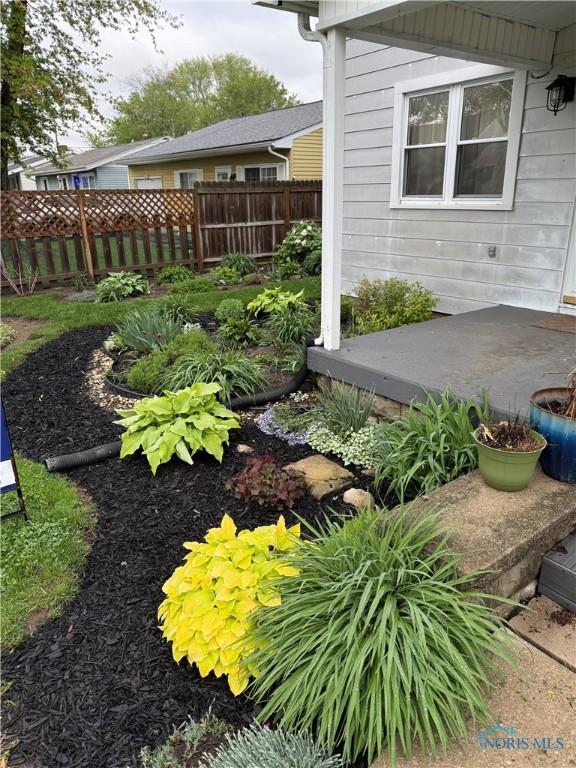 444 Rector Ave, Findlay, OH 45840 - view of yard