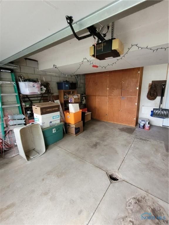 633 Southfield Dr, Maumee, OH 43537 - garage with a garage door opener