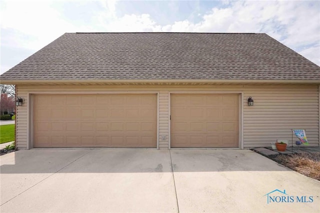 view of detached garage