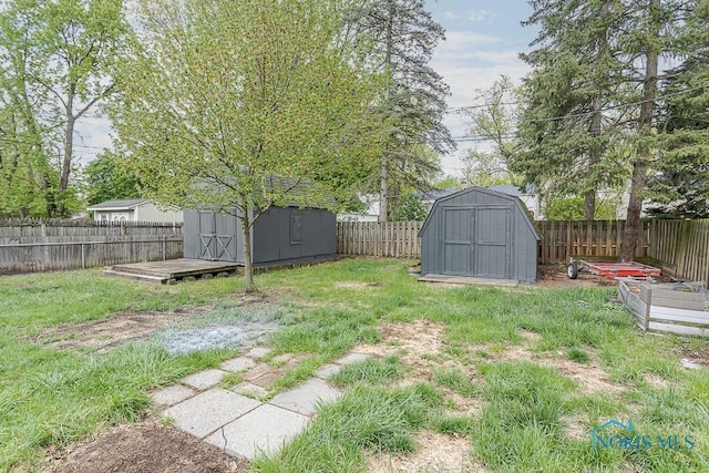 2509 Orchard Hills Blvd, Toledo, OH 43615 - view of yard featuring a shed and an outdoor structure