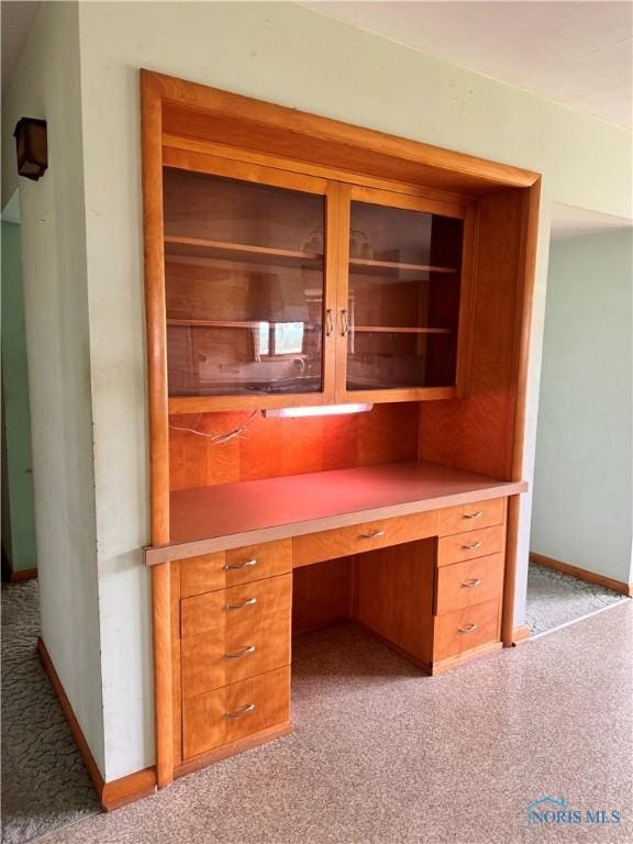 980 E Riverview Ave, Napoleon, OH 43545 - unfurnished office featuring built in desk and baseboards