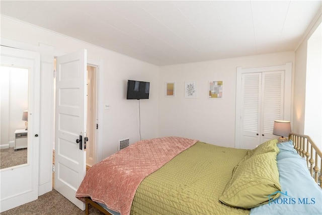 1407 Kenyon Dr, Toledo, OH 43614 - carpeted bedroom featuring a closet