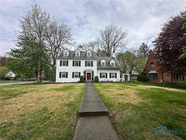 3766 Edgevale Rd, Toledo, OH 43606 - view of front facade featuring a front lawn