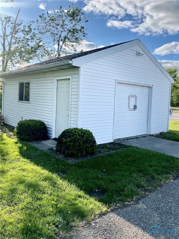 12982 State Route 34, Bryan, OH 43506 - detached garage featuring driveway
