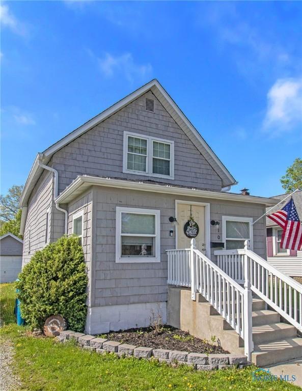 910 E High St, Bryan, OH 43506 - view of bungalow-style house