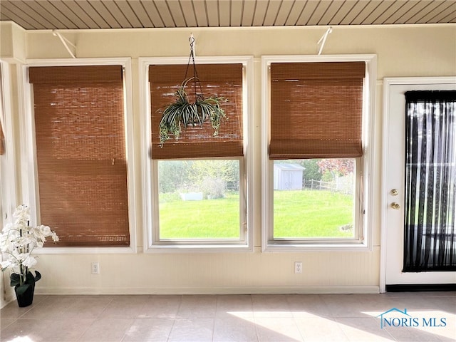844 Sunset Dr, Findlay, OH 45840 - entryway with tile patterned floors and baseboards