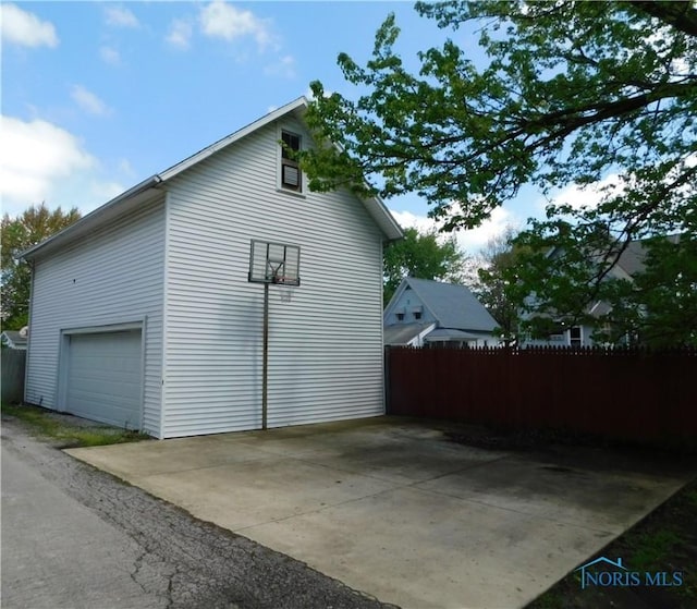 203 N Union St, Fostoria, OH 44830 - view of outbuilding featuring fence