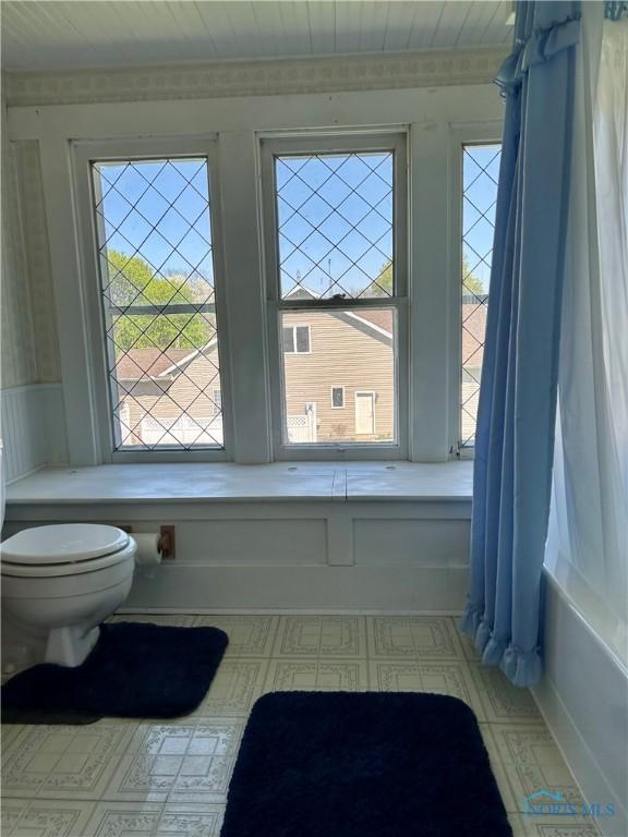 5907 N Berkey Southern Rd, Berkey, OH 43504 - full bathroom featuring tile patterned floors, healthy amount of natural light, toilet, and wooden ceiling