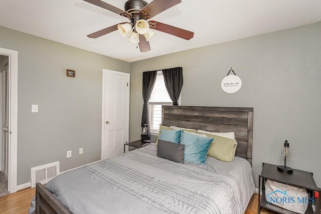 3134 Cragmoor Ave, Toledo, OH 43614 - bedroom featuring light wood-style flooring, ceiling fan, and baseboards
