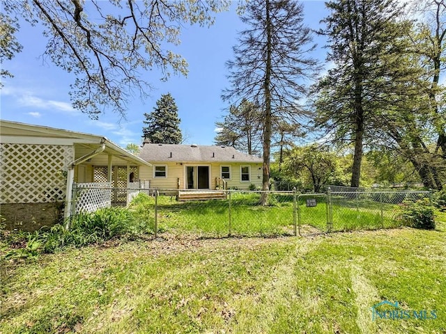 624 Myers St, Toledo, OH 43609 - back of property with a gate