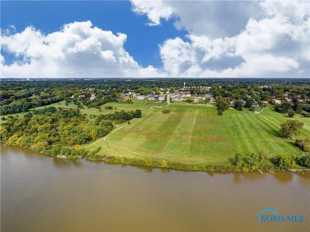 329 River Bend Ln, Maumee, OH 43537