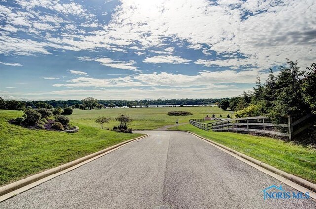 329 River Bend Ln, Maumee, OH 43537
