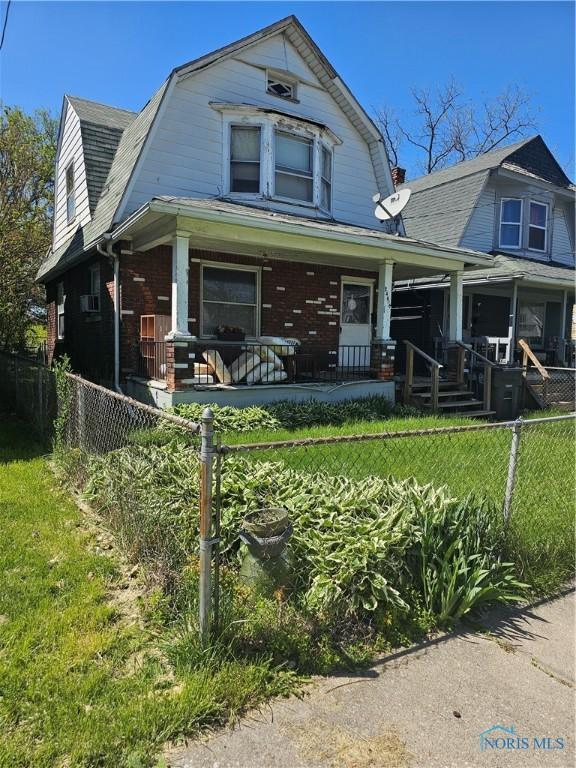 2465 Lawton Ave, Toledo, OH 43620 - photo 1