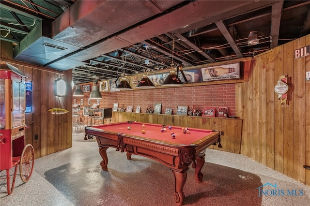9704 Monto Ln, Findlay, OH 45840 - rec room featuring wood walls, a dry bar, and pool table