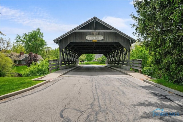 5511 Bent Oak Rd, Sylvania, OH 43560 - view of parking with asphalt driveway