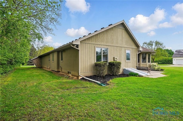 29030 Hufford Rd, Perrysburg, OH 43551 - back of property featuring a yard