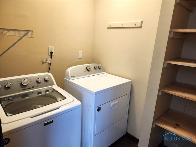 900 Leonard St, Fostoria, OH 44830 - laundry room with washer and clothes dryer