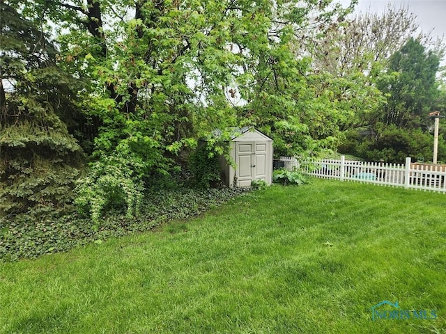 4405 Oldenburg Dr, Toledo, OH 43611 - view of yard