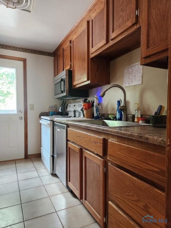 4405 Oldenburg Dr, Toledo, OH 43611 - photo 9
