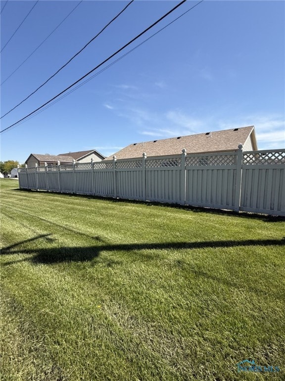 512 Fugate Dr, Defiance, OH 43512 - view of yard