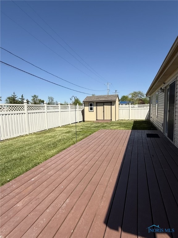 512 Fugate Dr, Defiance, OH 43512 - deck with an outdoor structure and a shed