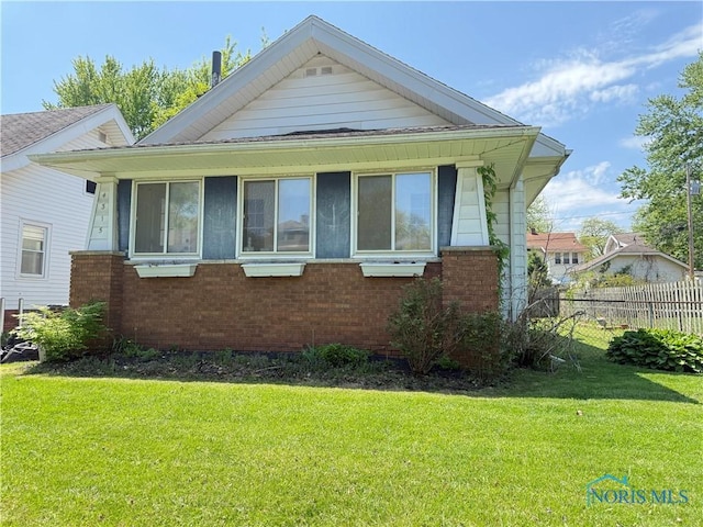view of front facade with brick siding