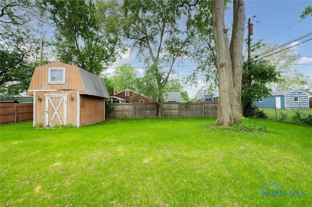 800 Pierce St, Maumee, OH 43537 - view of yard