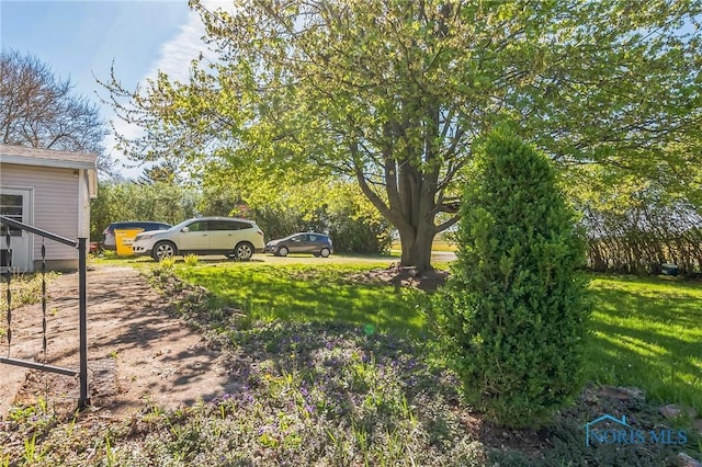 6690 County Road 219, Bellevue, OH 44811 - view of grassy yard