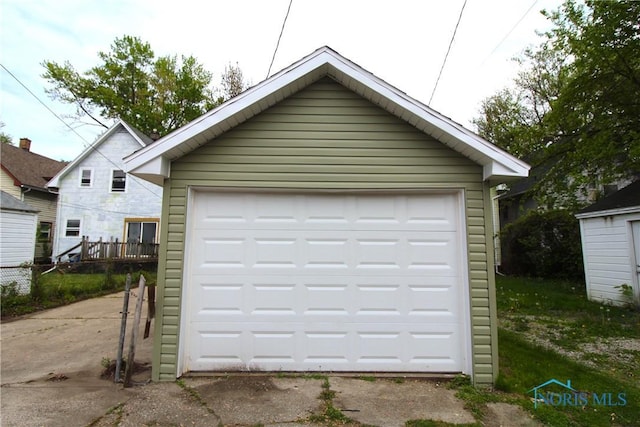view of detached garage