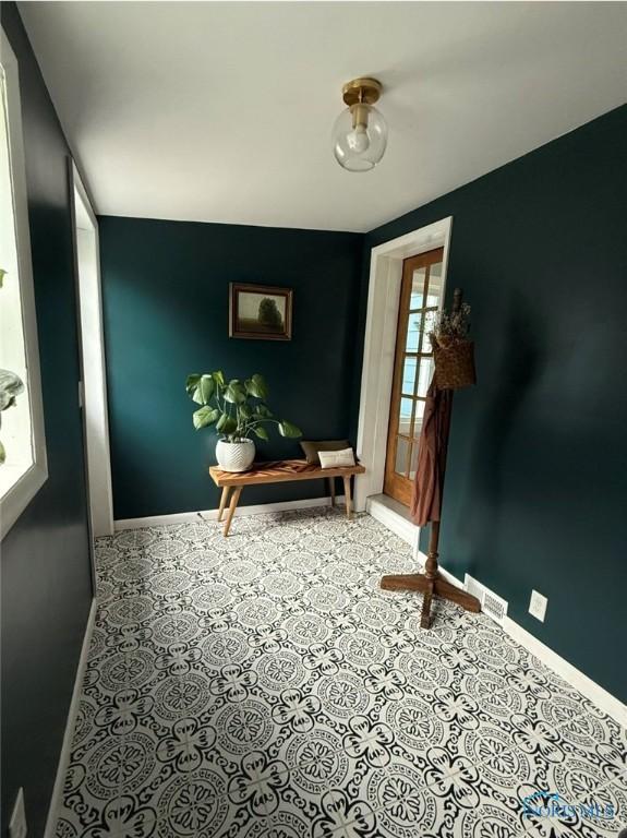 129 Stahl St, Bradner, OH 43406 - sitting room with baseboards