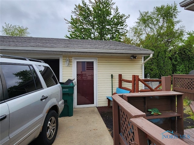 713 Glenwood Rd, Rossford, OH 43460 - view of garage