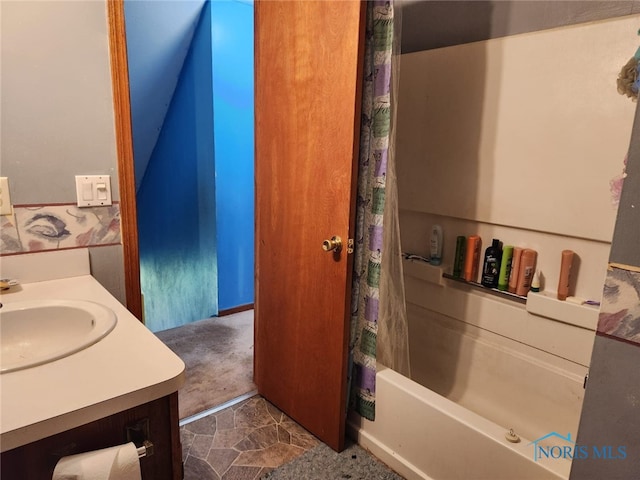 713 Glenwood Rd, Rossford, OH 43460 - full bath featuring vanity and shower / bath combination with curtain