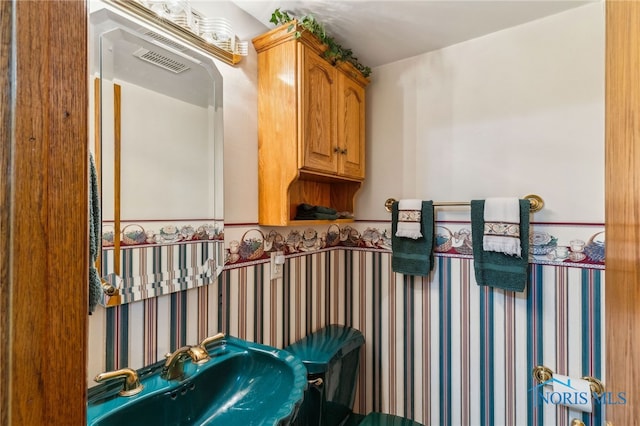 832 Maple Ln, Waterville, OH 43566 - balcony featuring a sink