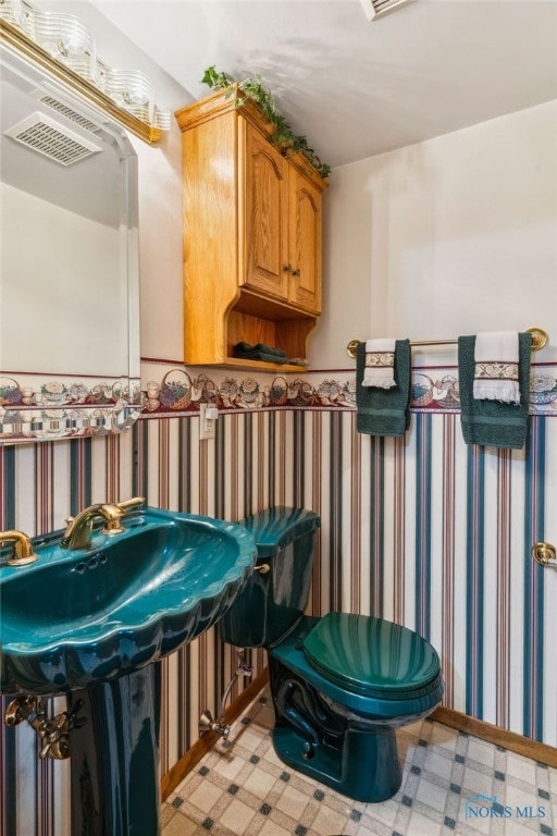 832 Maple Ln, Waterville, OH 43566 - view of half bath