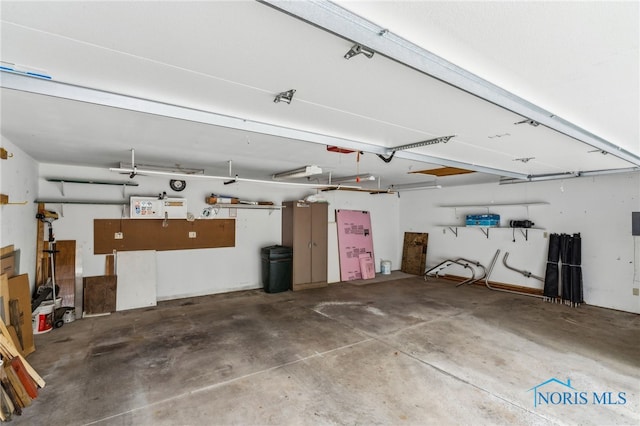 832 Maple Ln, Waterville, OH 43566 - view of garage