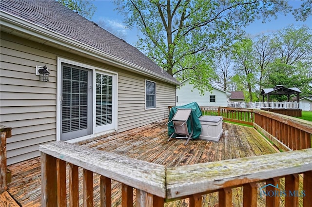 805 N Hill Trl, Findlay, OH 45840 - view of wooden terrace