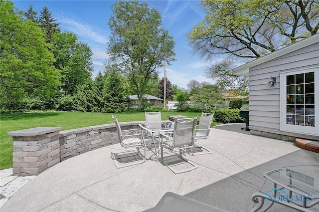 125 Carolin Ct, Perrysburg, OH 43551 - view of patio / terrace with outdoor dining area