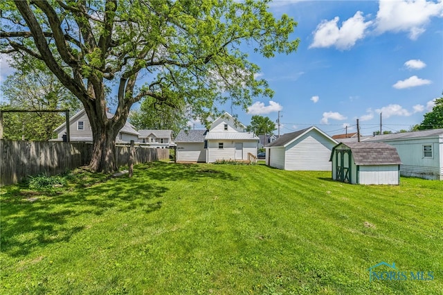 221 Poplar St, North Baltimore, OH 45872 - view of yard
