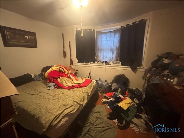 908 Mckinley Ave, Toledo, OH 43605 - bedroom with ceiling fan