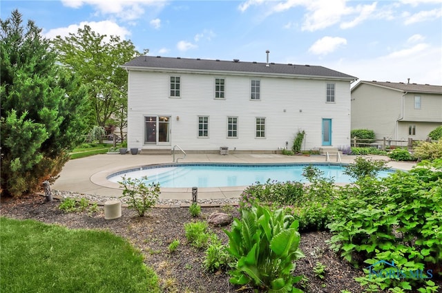 1977 Lexington Dr, Perrysburg, OH 43551 - swimming pool with a patio