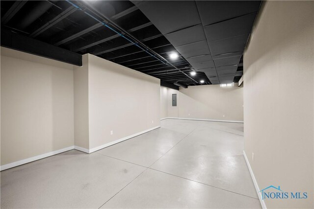 5653 Mallard Pointe Ln, Sylvania, OH 43560 - finished below grade area featuring baseboards and electric panel
