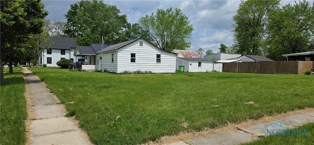 1037 Fishlock Ave, Findlay, OH 45840 - view of yard