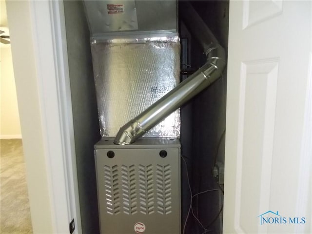 detailed view of heating unit and carpet