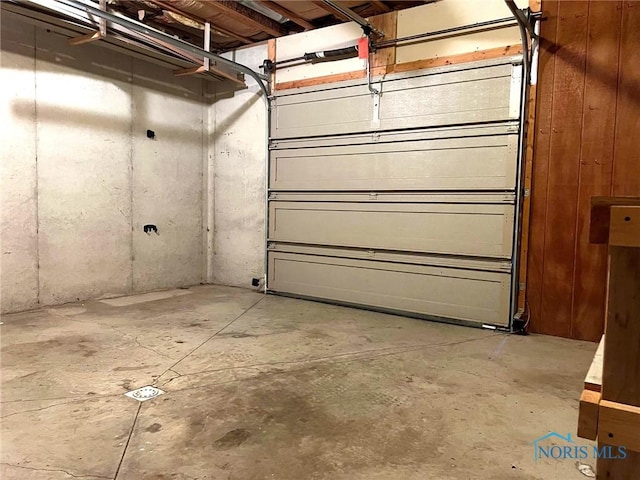 5506 Brookview Ln, Upper Sandusky, OH 43351 - view of garage