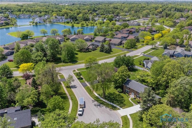 806 Woodstock Ct, Findlay, OH 45840 - aerial perspective of suburban area featuring a large body of water