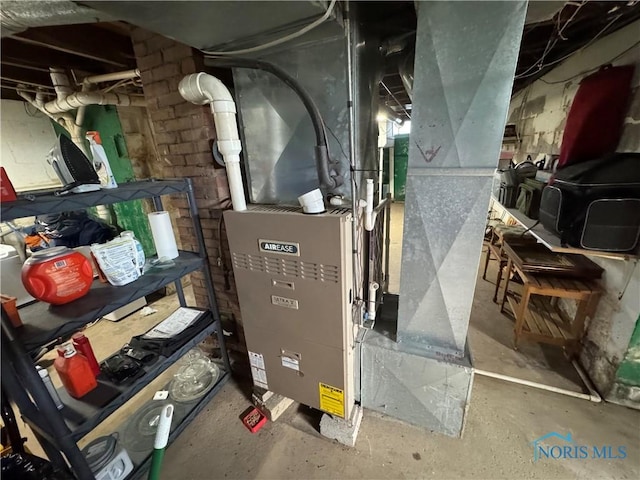 5412 Evansport Rd, Defiance, OH 43512 - utility room featuring heating unit