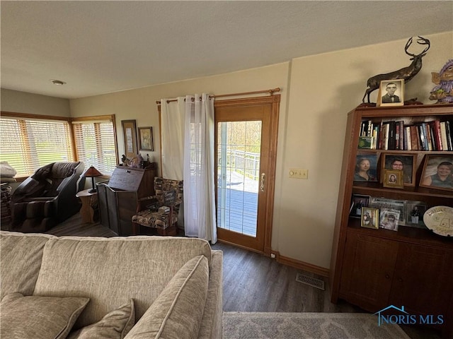 5412 Evansport Rd, Defiance, OH 43512 - living room featuring wood finished floors and baseboards