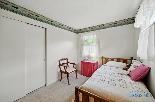 2009 Saratoga Dr, Findlay, OH 45840 - bedroom featuring carpet floors and baseboards