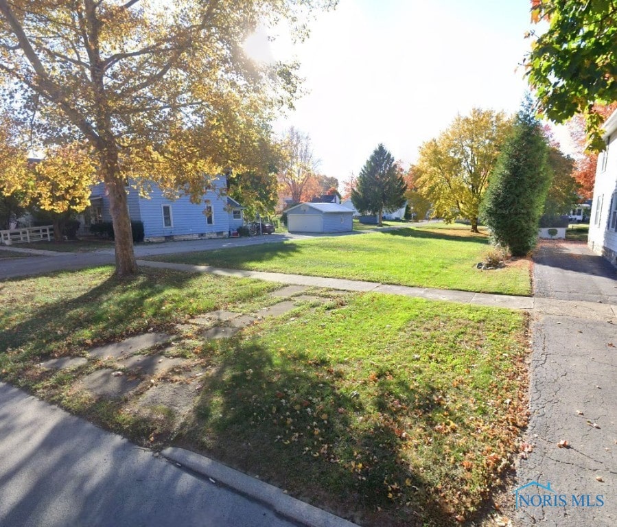 454 N Sandusky Ave, Upper Sandusky, OH 43351 - photo 2